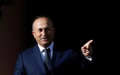 تکذیب استعفای &laquo;مولود چاووش اغلو&raquo; و درگیری لفظی با اردوغان