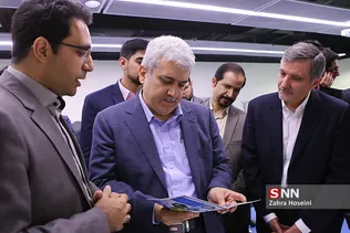 سورنا ستاری و علی خاکی صدیق در آیین افتتاح مرکز نوآوری نصیر