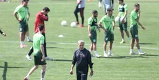 غیبت اسدبیگی و پا به توپ شدن سیدجلال/ مدافع پرسپولیس از تمرین معاف شد