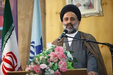 اگر به دژ محکم عاشورا پناه ببریم از خطرات عبور خواهیم کرد