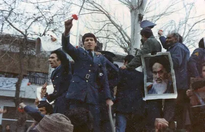 چرا &laquo;همافران&raquo; از قلب نیروی هوایی ارتش شاه با امام بیعت کردند؟