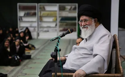روایتی از دیدار پرحاشیه دانشجویان دانشگاه فردوسی با آیت&zwnj;الله علم&lrm;الهدی/ پنالتی سوال و جواب&zwnj;های دانشجویی با امام جمعه مشهد