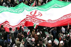 دانشجویان دانشگاه شهیدباهنر کرمان در راهپیمایی ۲۲ بهمن شرکت می‌کنند