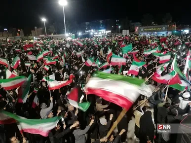 حماسه «ما تا آخر ایستاده‌ایم» به روز سی‌ام رسید+فیلم