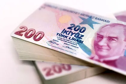 لیر ترکیه به پایین&zwnj;ترین سطح خود در برابر دلار رسید