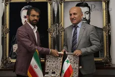 رئیس فدراسیون سوریه پرسپولیسی شد!/ پرسپولیس اینجا هم طرفدار دارد/ مقابل علی دایی بازی کرده‌ام
