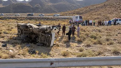 تصادف اتوبوس با مینی‌بوس در جاده رفسنجان / ٣٥ نفر مصدوم شدند یک نفر کشته