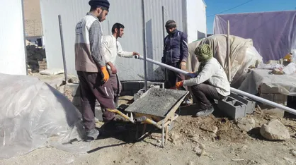 اردوی جهادی دانشگاه لرستان به اردوی فرهنگی تبدیل شد/ ساخت ۷ سرویس بهداشتی برای کسانی که در کانکس زندگی می&zwnj;کردند