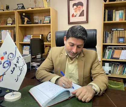 فرهنگ&zwnj;سازی ازدواج و مطالبات زبان فارسی را در اولویت قرار دادیم