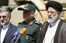 بازدید حجت الاسلام و المسلمین رئیسی از دستاورد‌های صنعت دفاعی