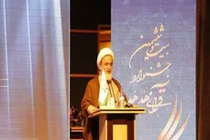 دانشجویان از لحاظ معنوی پیشتاز جامعه هستند