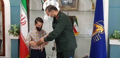 سردار سلیمانی از نوجوان مخترع سمنانی تجلیل کرد