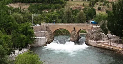 پل زمانخان سامان؛ مقصدی درخشان برای فصل&zwnj;های گردشگری