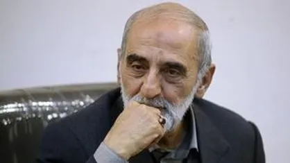 میرزا علی&zwnj;اصغرخان، دست تکان نده!
