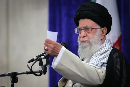 نظر رهبرانقلاب پیرامون حرمت سلاح هسته&zwnj;ای در سال&zwnj;های گذشته چه بود؟