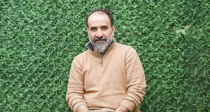 سانحه برای نویسنده معروف؛ رضا امیرخانی هنگام پرواز با پاراگلایدر دچار سانحه شد