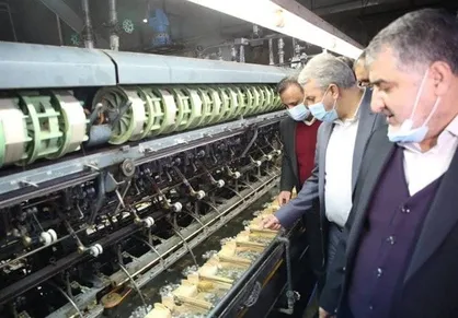 بازدید وزیر صنعت از کارخانه صنایع ابریشم گیلان