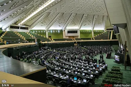 بسیج دانشجویی واحد بروجرد از دو نماینده مجلس برای حضور در این دانشگاه دعوت کرد
