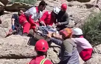 نجات زن باردار ۲۰ ساله سقوط کرده از ارتفاعات ۱۵۰ متری کن