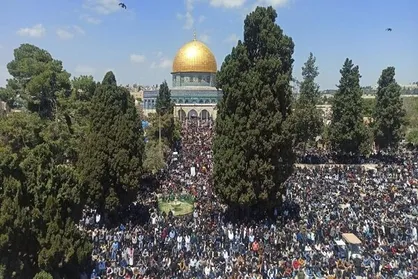 حضور ده&zwnj;ها هزار فلسطینی در مسجدالاقصی برای اقامه نماز عید قربان