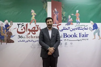 روایتی از گشت و گذار ۵ ساعته سخنگوی شورای نگهبان در غرفه&zwnj;ها؛ از حضور در یک رونمایی کتاب تا گفت&zwnj;و&zwnj;گو با مردم و رسانه&zwnj;ای&zwnj;ها