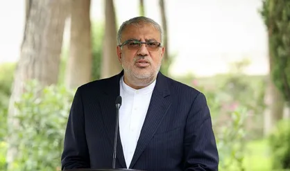 افزایش تولید ۴۰۰ هزار بشکه&zwnj; نفت تا پایان سال جاری/ پنج مجتمع پتروشیمی آماده افتتاح است