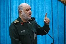 سردار سلامی: دشمن زبان شمشیر را خوب می‌فهمد