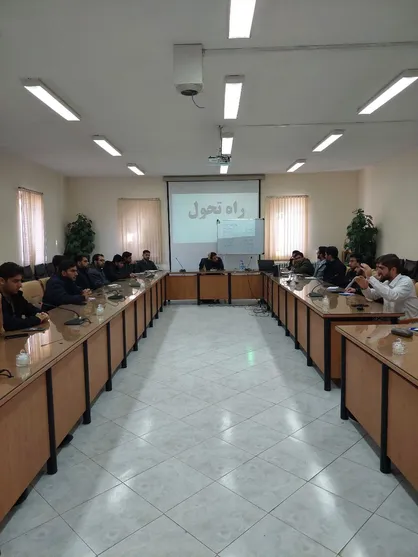 &laquo;راه تحول&raquo;؛ جست&zwnj;وجوی پاسخ&zwnj;های تازه برای تربیت معلم تحلیل&zwnj;گر و آینده&zwnj;ساز