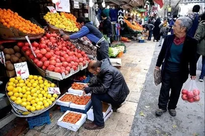 قیمت&zwnj;های صعودی میوه در آستانه شب یلدا + جدول