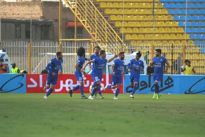 نفت آبادان نبرد، سپاهان باخت، اما پرسپولیس &laquo;مدعی قهرمانی&raquo; شد! / لیگ دربست درخدمت استقلال!