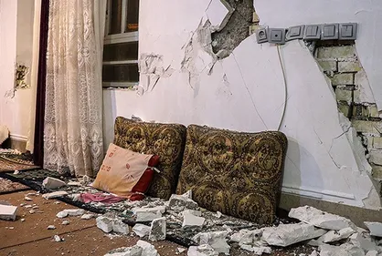 خاطره تلخ زلزله سال ۱۳۳۹ برای لاری&zwnj;ها زنده شد / نیاز مردم مناطق زلزله&zwnj;زده به پایگاه هلال احمر