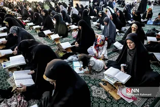 جزء خوانی قرآن کریم در حرم حضرت عبدالعظیم(ع)
