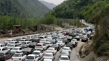 ترافیک سنگین در محور&zwnj;های شمالی البرز / ممنوعیت تردد در مسیر شمال به جنوب چالوس و آزادراه تهران&ndash;شمال