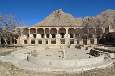 نبود اداره مستقل میراث فرهنگی در ورامین /آثار تاریخی این شهرستان با چند استان کشور برابری می‌کند