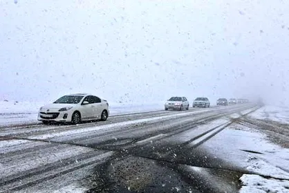 بارش برف و باران در برخی محور&zwnj;ها