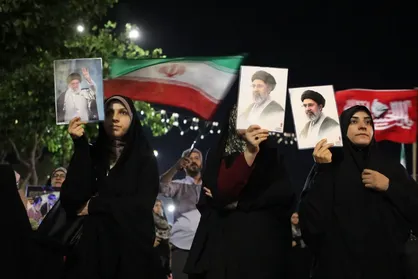 رجزخوانی مردم سمنان در قرار ۱۹۶ اقتدار/سمنانی&zwnj;ها شعار خونخواهی رهبر شهید را سر دادند+ فیلم