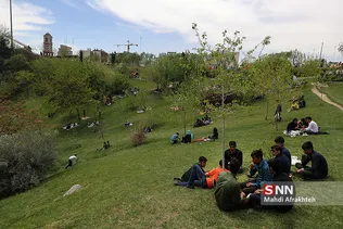 روز طبیعت در پل طبیعت تهران