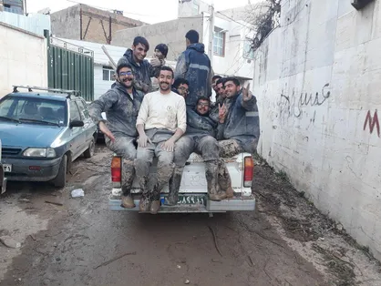 هموطنان سیل&zwnj;زده لرستان به کانکس و کولر نیاز دارند/ پاکسازی گل و لای ۶۰ درصد از منازل پلدختر