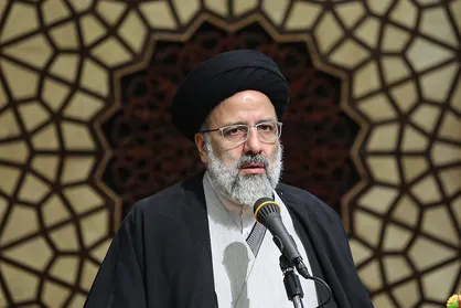 آفتاب یزد: دولت رئیسی شایسته&zwnj;سالار است نه جناحی