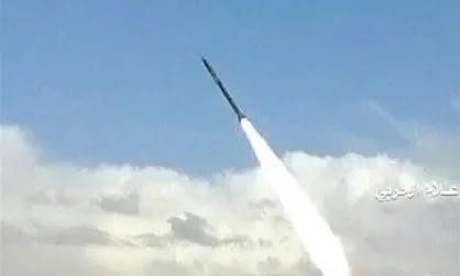 هدف قرار گرفتن مواضع شبه&zwnj;نظامیان در شمال غربی یمن با موشک &laquo;زلزال-۱&raquo;