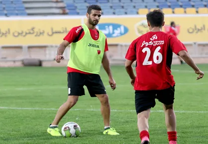 کار با توپ و بدنسازی برنامه تمرین صبح چهارشنبه سرخپوشان