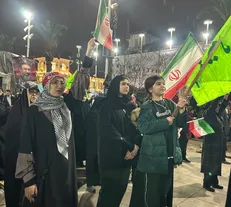 رشت زیر باران سنگ تمام گذاشت/خاموش نشدن شعار مرگ بر آمریکا در وداع با شهید علی مزروعی+فیلم