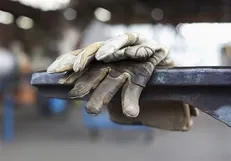 قطع برق صنایع چه عواقبی دارد؟/صنعتگرانی که با خاموشی دست و پنجه نرم می‌کنند