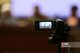 اکران مستند مردم نامحرم اند در دانشگاه تهران