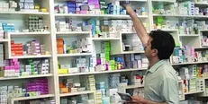 قیمت ملزومات تولید دارو افزایش یافت/ لزوم قیمت‌گذاری منطقی دارو‌ها