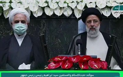 رئیسی: طلوع انقلاب اسلامی فصل جدیدی از مردم سالاری ایجاد کرد / مردم برای پیمودن راه انقلاب عزم راسخ دارند