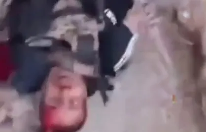 مردان مسلح جولانی با چهره&zwnj;های وحشیانه در حالی که بر روی اجساد در غرق در خون اقلیت دروزی فریاد &laquo;الله&zwnj;اکبر&raquo; می&zwnj;زنند، این افراد را &laquo;خوک&zwnj;های&raquo; غیرنظامی می&zwnj;خوانند