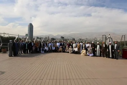 بازدید مهمانان کنفرانس بین&zwnj;المللی وحدت اسلامی از پل طبیعت