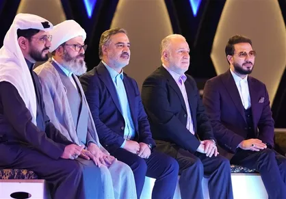 فرزندان شهدای لبنانی همه را حیرت&zwnj;زده کردند/ سرود فوق العاده احساسی فرزندان شهدای لبنانی در محفل قرآنی زینبیه دمشق +فیلم