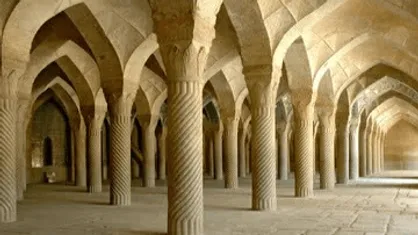 توقف فوری حفاری غیرمجاز در حریم مسجد وکیل